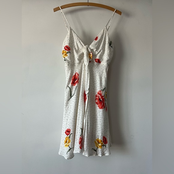 Forever 21 Dresses & Skirts - White floral dress